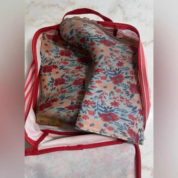 Matilda Jane Girls Size 5 Floral Rain Boots with Matching Packing Bag - Picture 2 of 13